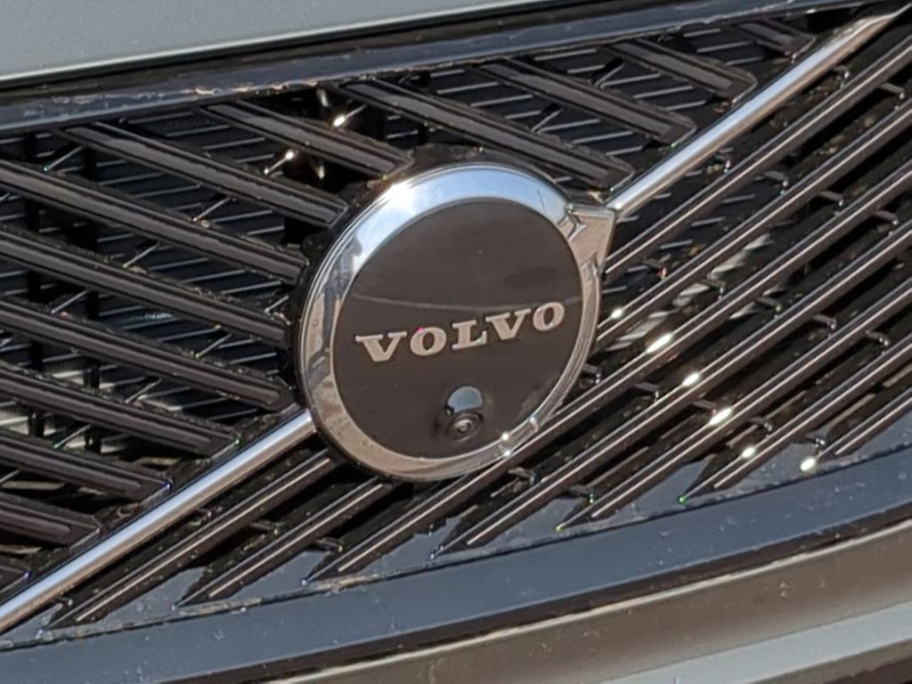Thumbnail: 2026 Volvo XC60 - 7