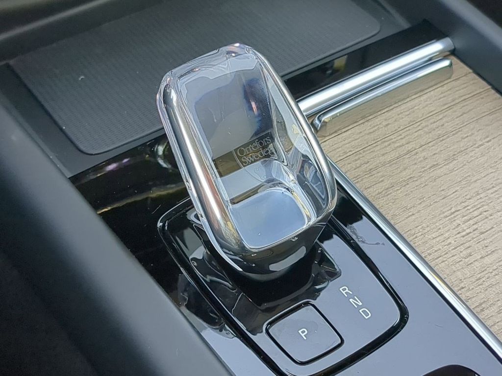 Thumbnail: 2026 Volvo XC60 - 15