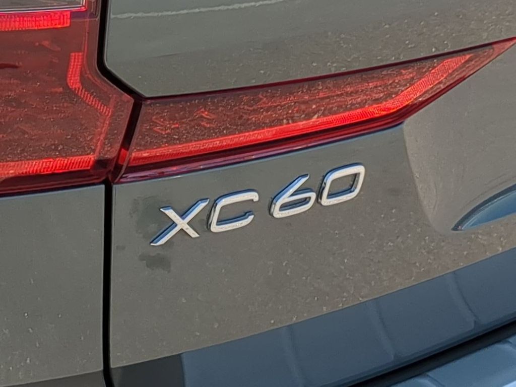 Thumbnail: 2026 Volvo XC60 - 22