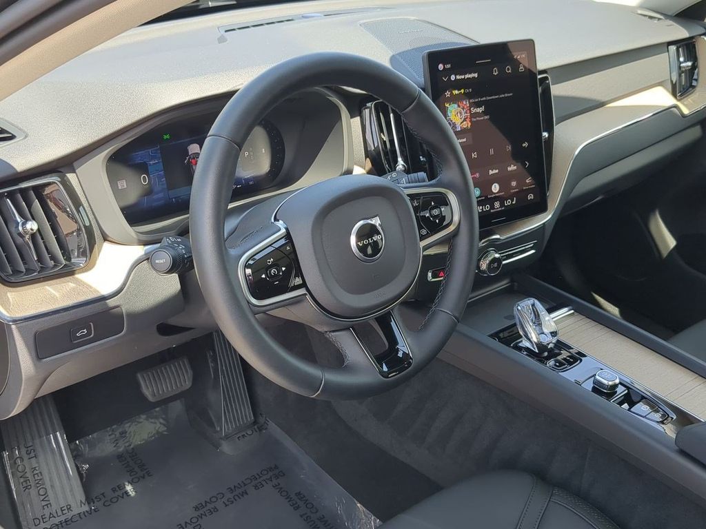 Thumbnail: 2026 Volvo XC60 - 2
