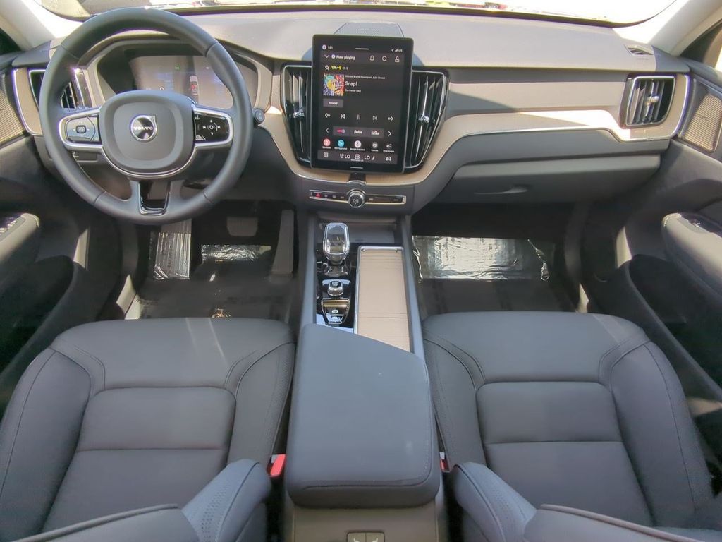 Thumbnail: 2026 Volvo XC60 - 9