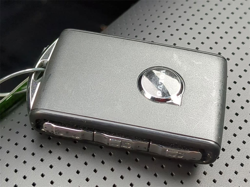 Thumbnail: 2026 Volvo XC60 - 35