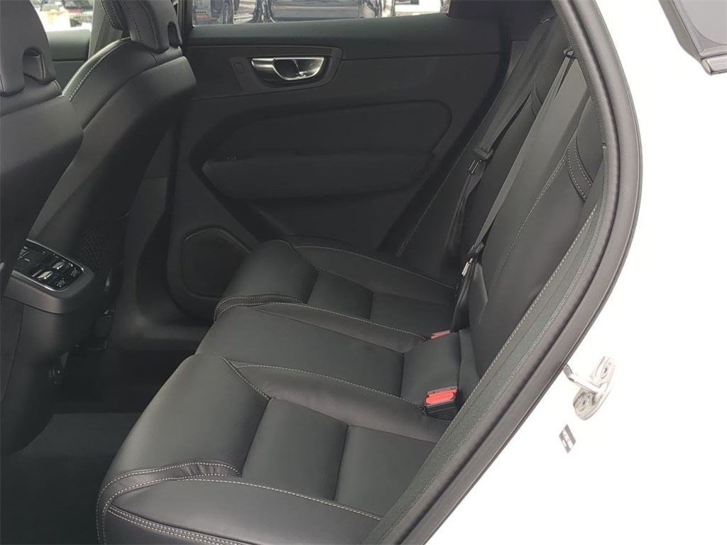 Thumbnail: 2026 Volvo XC60 - 12