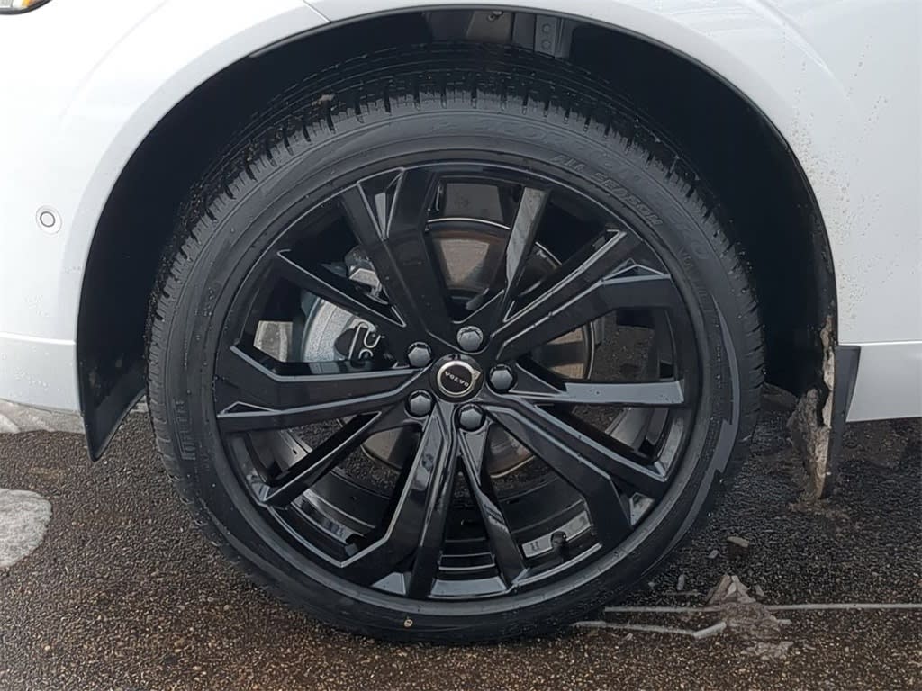 Thumbnail: 2026 Volvo XC60 - 8