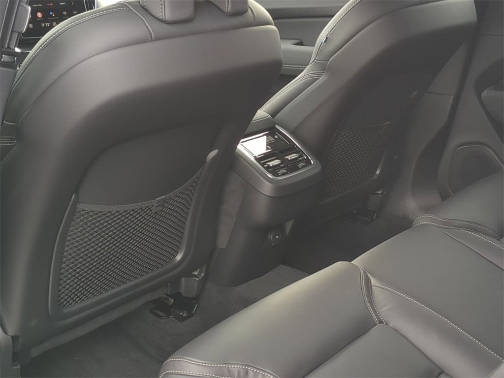 Thumbnail: 2026 Volvo XC60 - 25