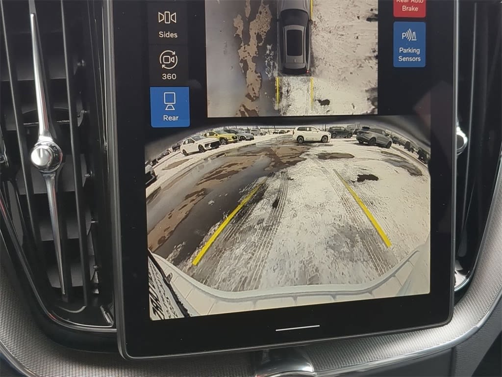 Thumbnail: 2026 Volvo XC60 - 32