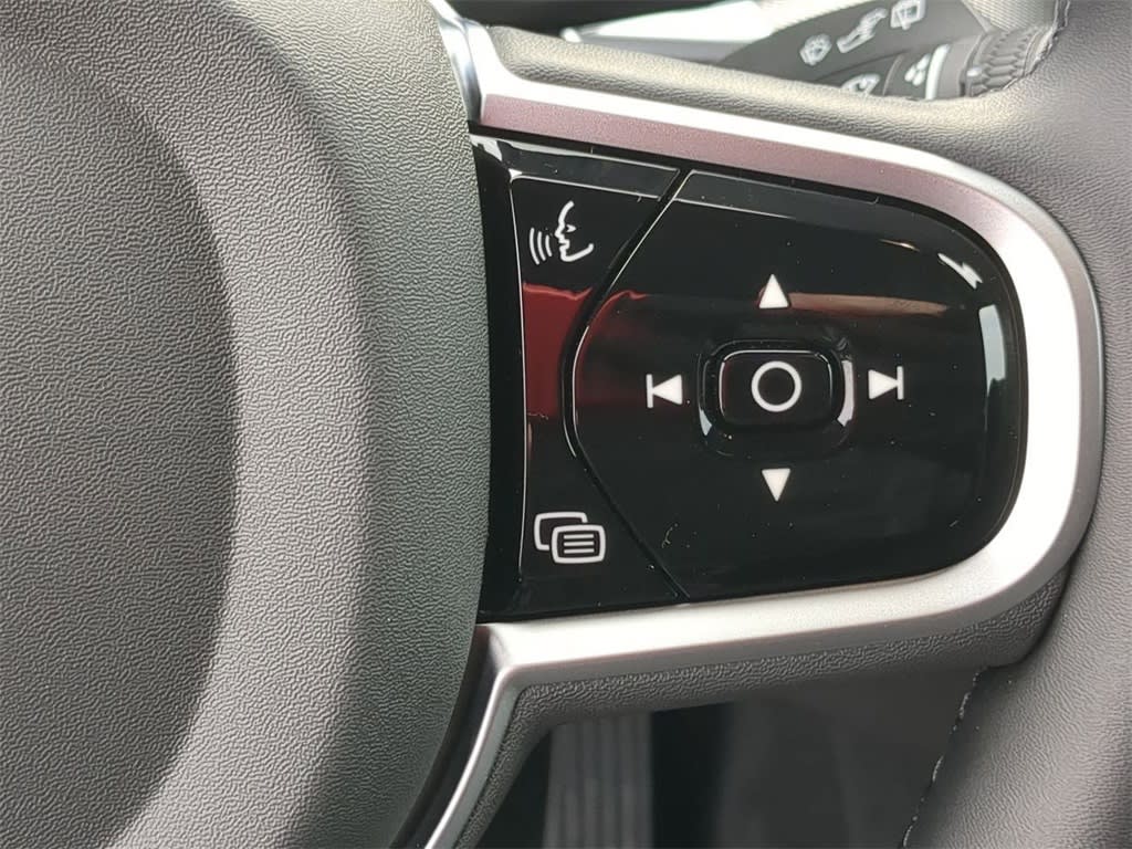 Thumbnail: 2026 Volvo XC60 - 28