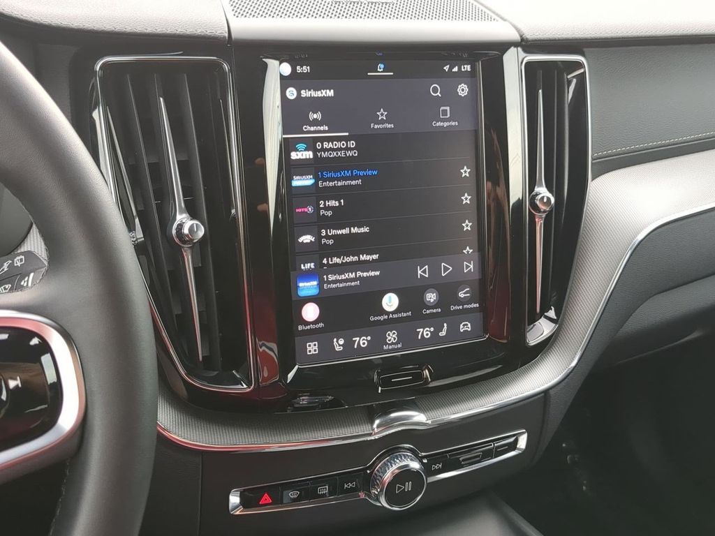 Thumbnail: 2025 Volvo XC60 - 14