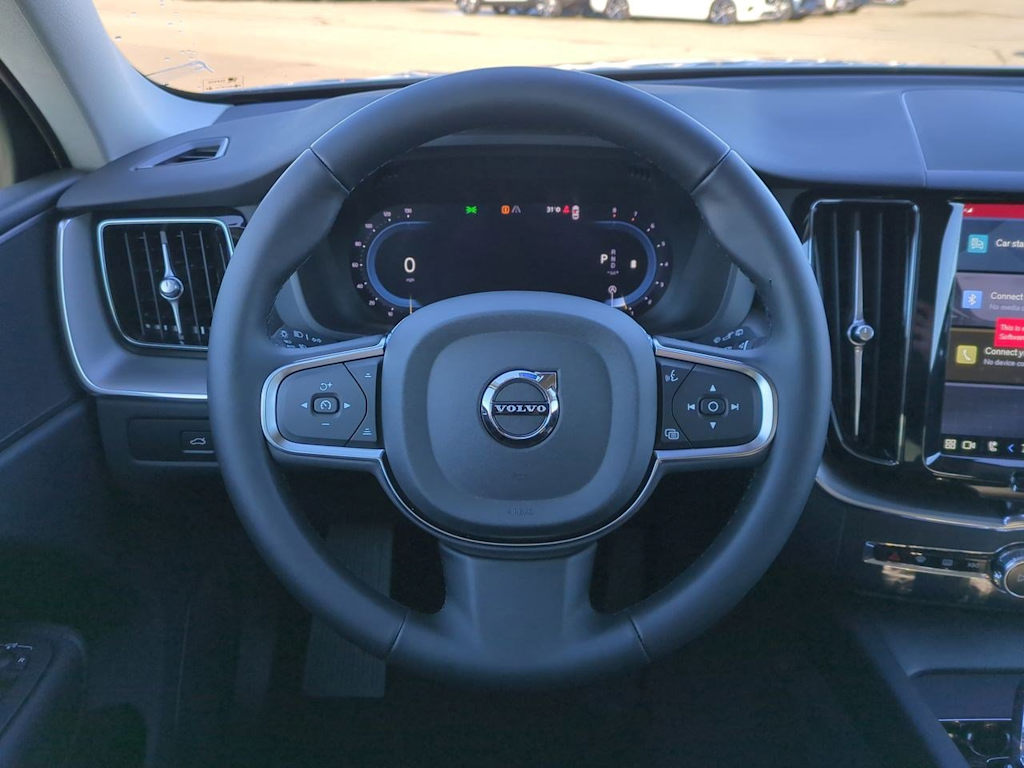 2025 Volvo XC60 B5 Core 12