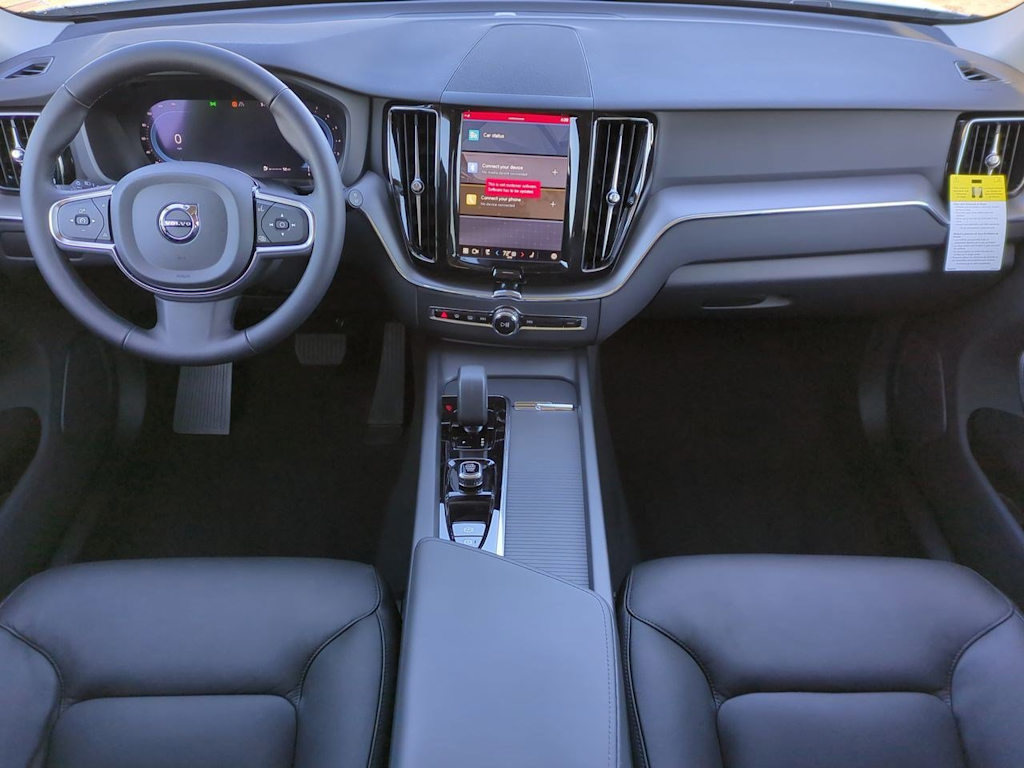 2025 Volvo XC60 B5 Core 8