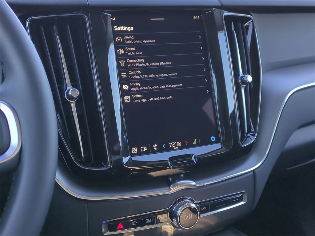 Thumbnail: 2025 Volvo XC60 - 13