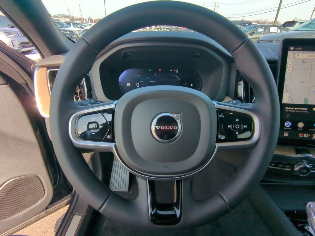 Thumbnail: 2026 Volvo XC60 - 13