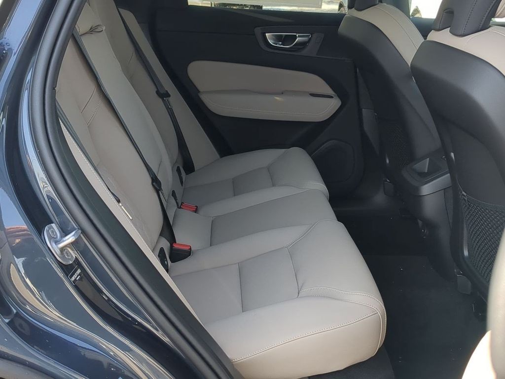 Thumbnail: 2026 Volvo XC60 - 25
