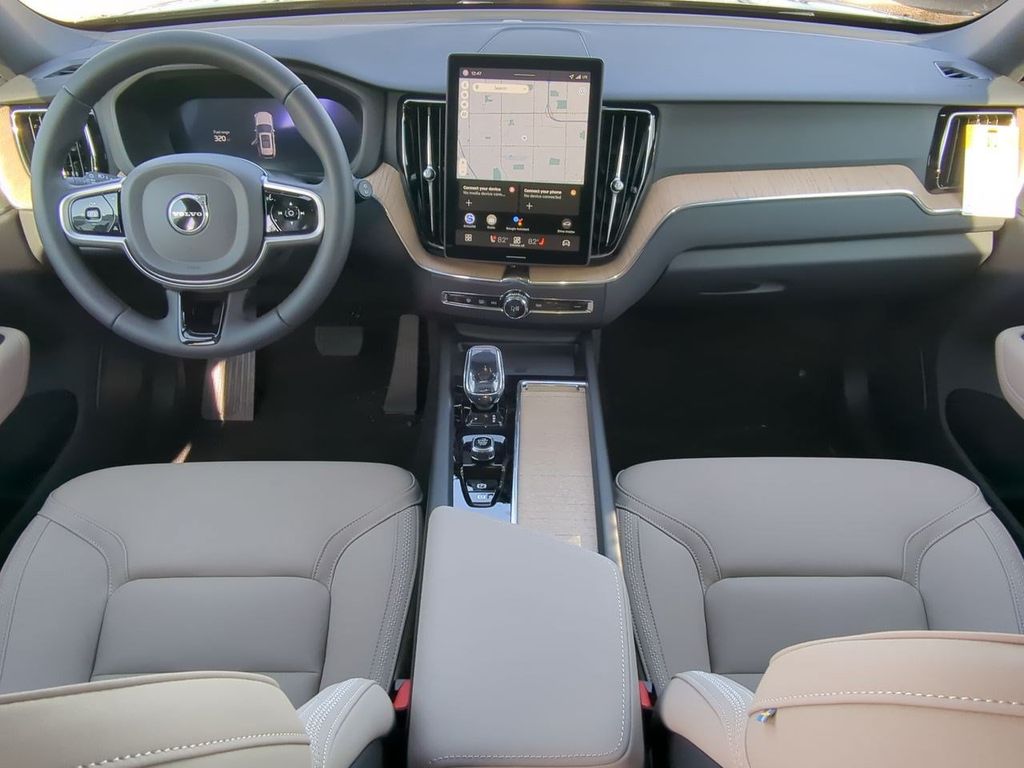 Thumbnail: 2026 Volvo XC60 - 9
