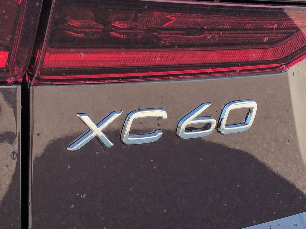 Thumbnail: 2026 Volvo XC60 - 23