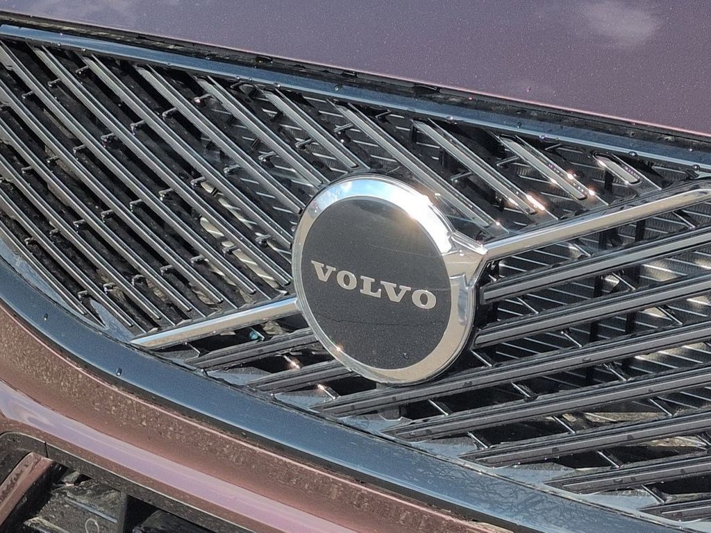 Thumbnail: 2026 Volvo XC60 - 7