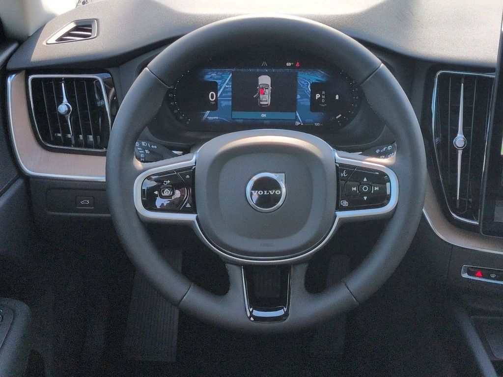 Thumbnail: 2026 Volvo XC60 - 14