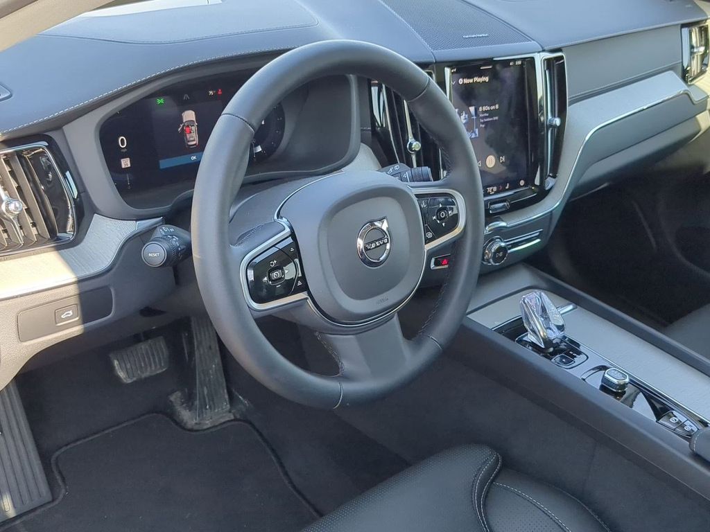 Thumbnail: 2025 Volvo XC60 - 2