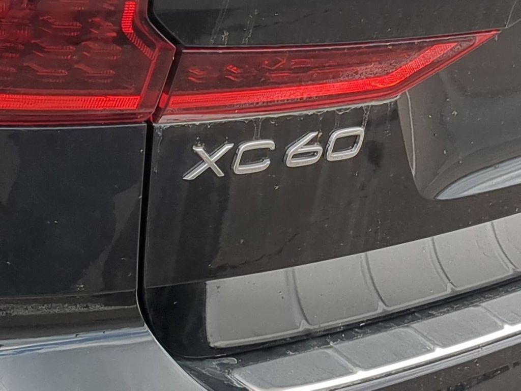 Thumbnail: 2026 Volvo XC60 - 7