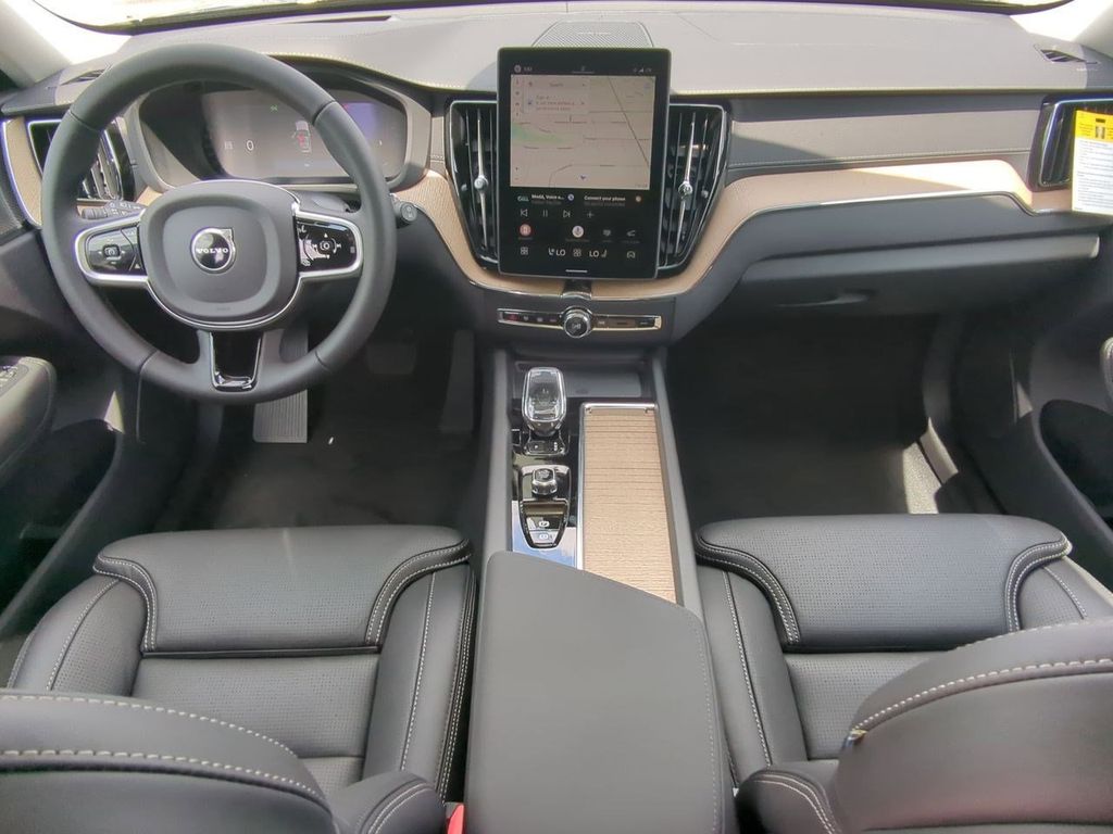 Thumbnail: 2026 Volvo XC60 - 9