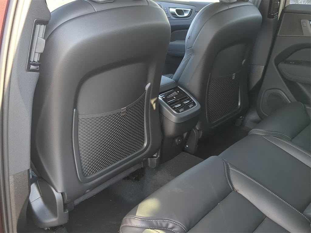 Thumbnail: 2026 Volvo XC60 - 12