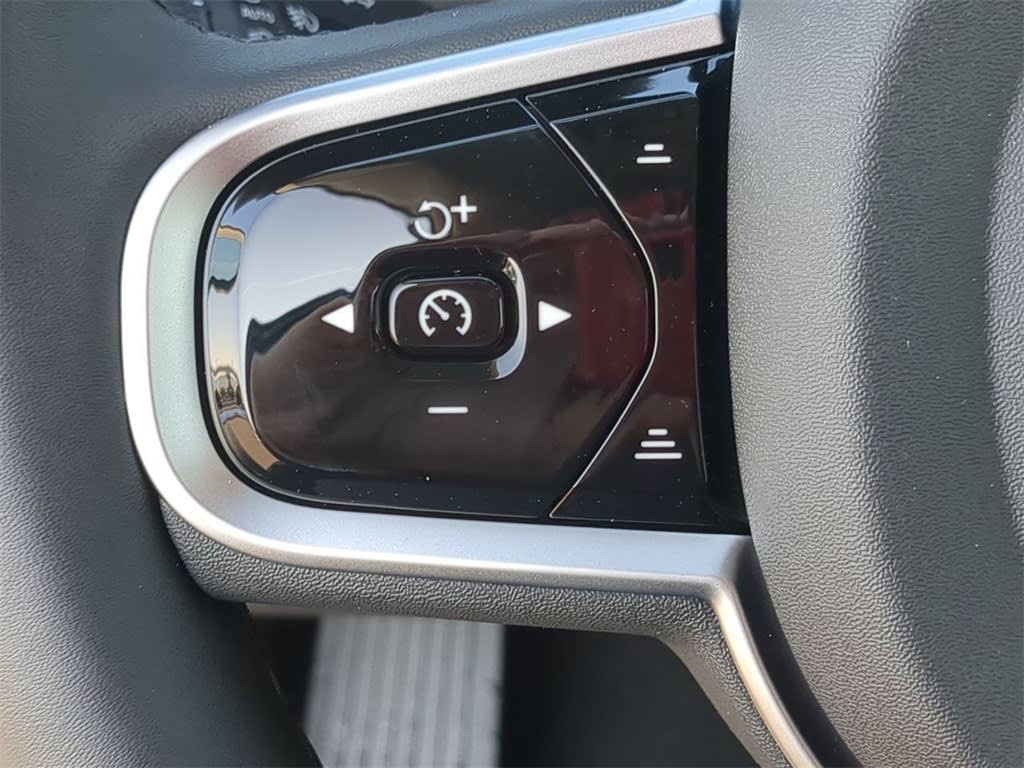 Thumbnail: 2026 Volvo XC60 - 27