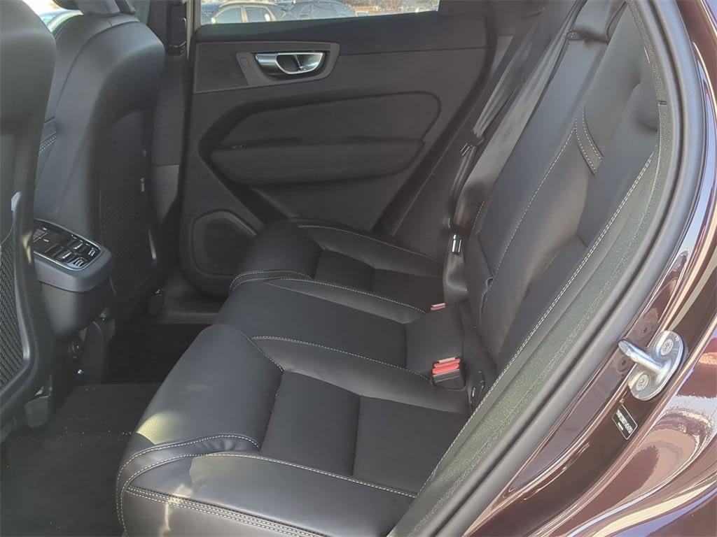 Thumbnail: 2026 Volvo XC60 - 25