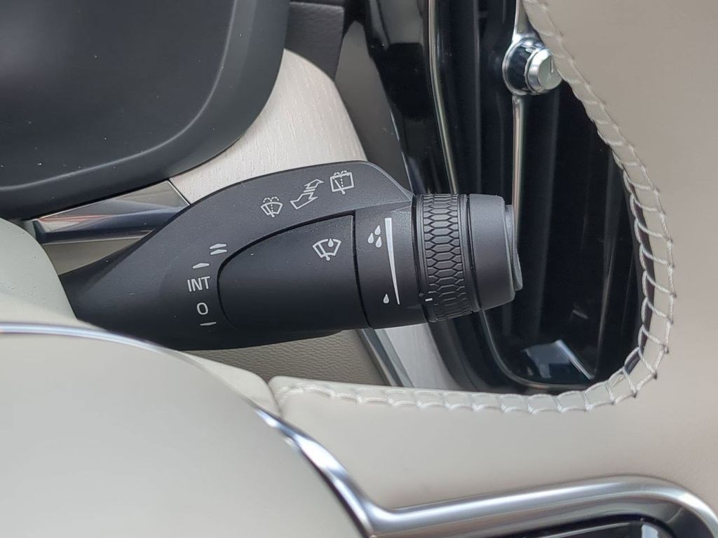 Thumbnail: 2026 Volvo XC60 - 27