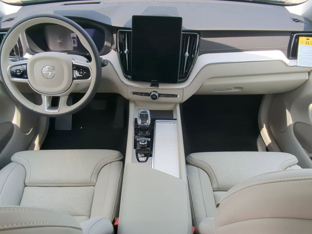 Thumbnail: 2026 Volvo XC60 - 9