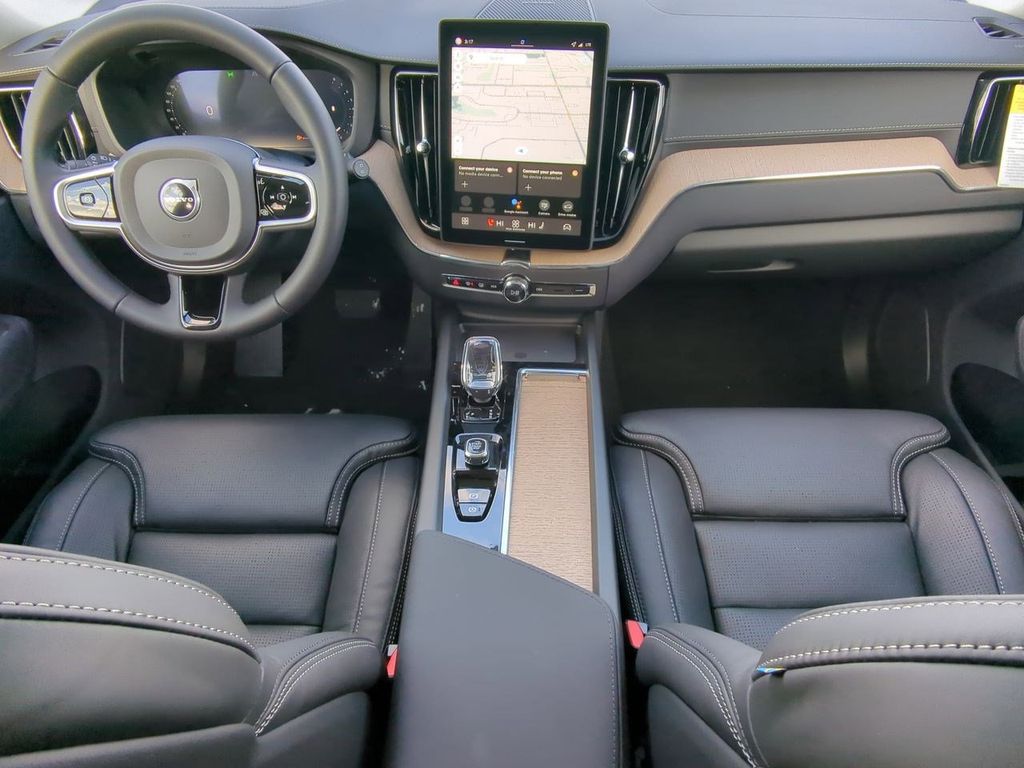 Thumbnail: 2026 Volvo XC60 - 9
