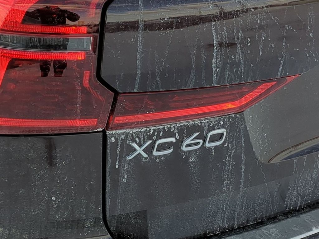 Thumbnail: 2026 Volvo XC60 - 7