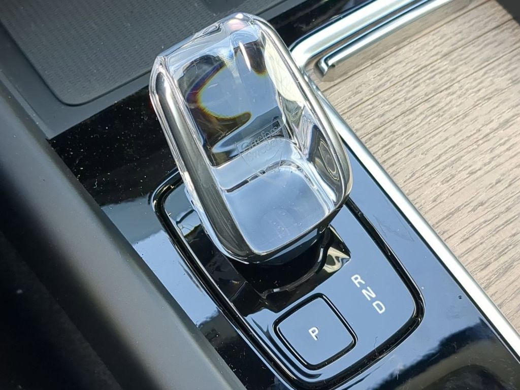 Thumbnail: 2026 Volvo XC60 - 15