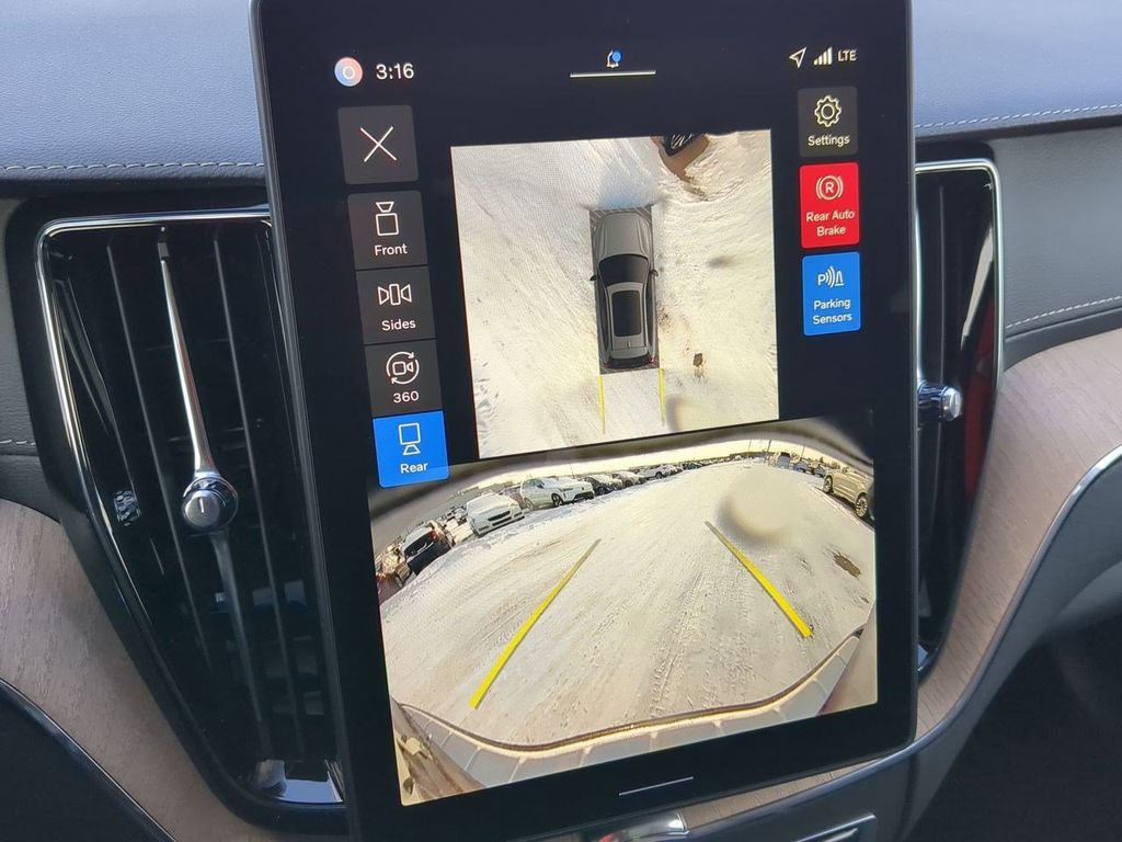 Thumbnail: 2026 Volvo XC60 - 30