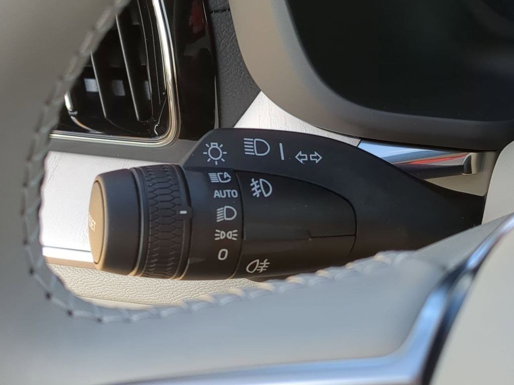 Thumbnail: 2026 Volvo XC60 - 28
