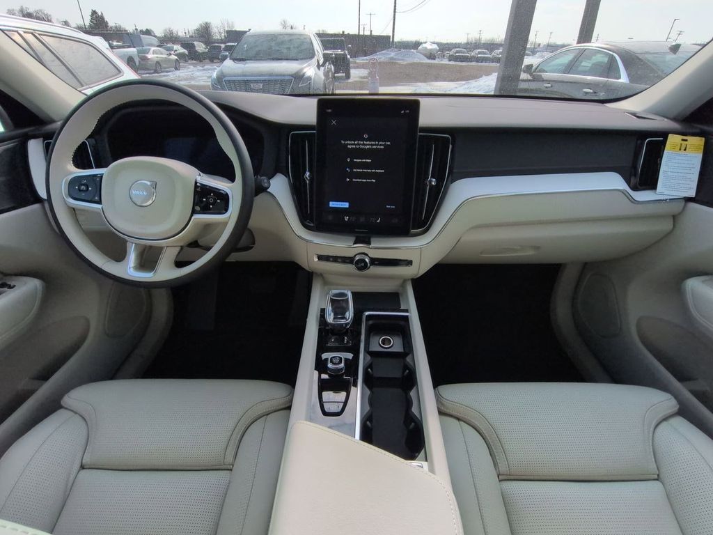 Thumbnail: 2026 Volvo XC60 - 10