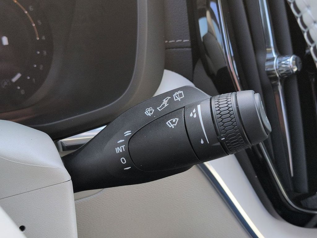 Thumbnail: 2026 Volvo XC60 - 30