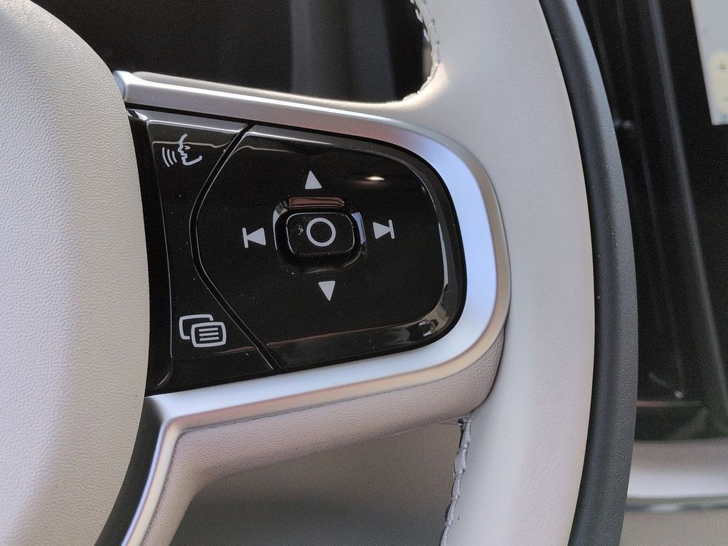 Thumbnail: 2026 Volvo XC60 - 29