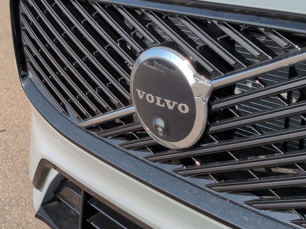 Thumbnail: 2026 Volvo XC60 - 7