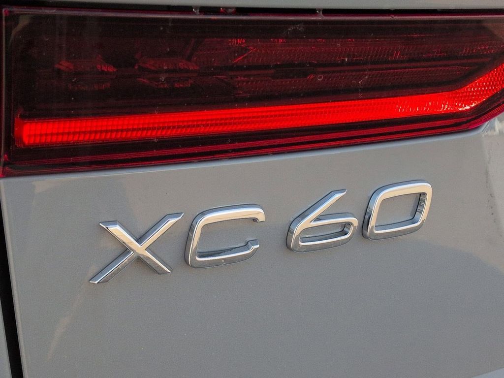 Thumbnail: 2026 Volvo XC60 - 24
