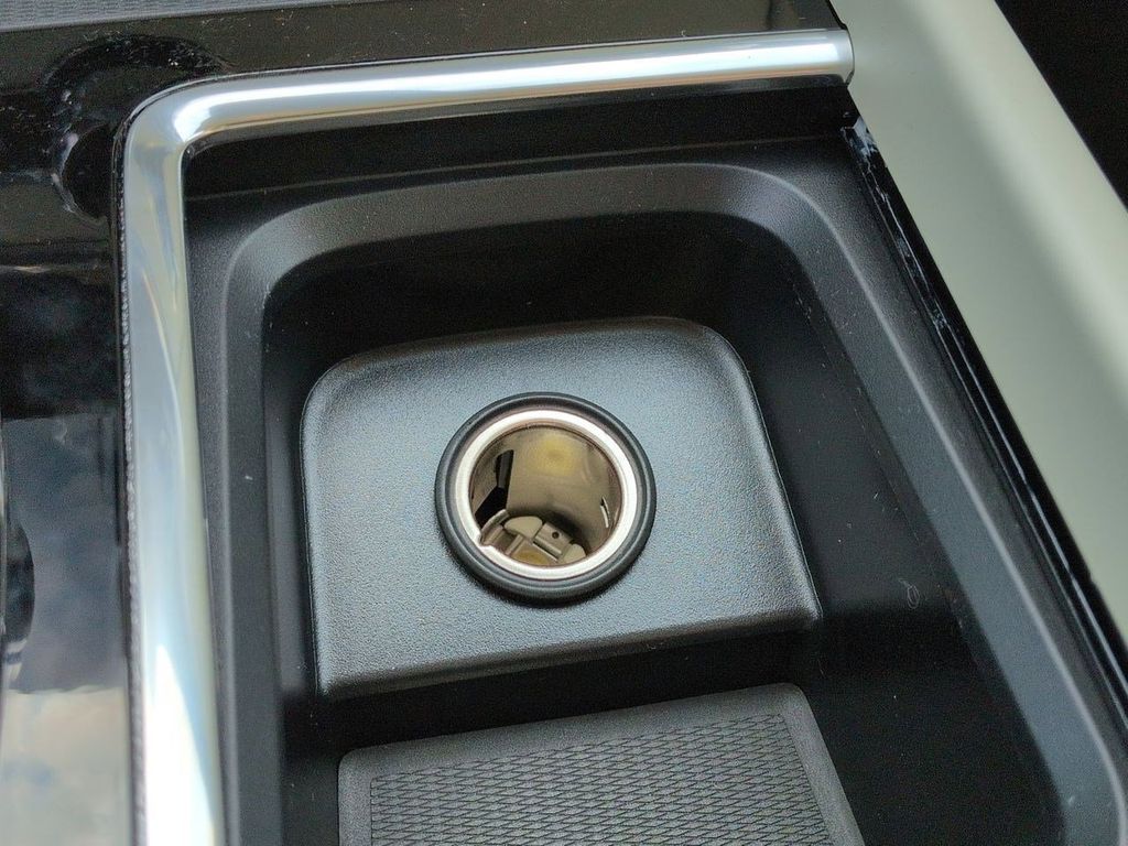 Thumbnail: 2026 Volvo XC60 - 35
