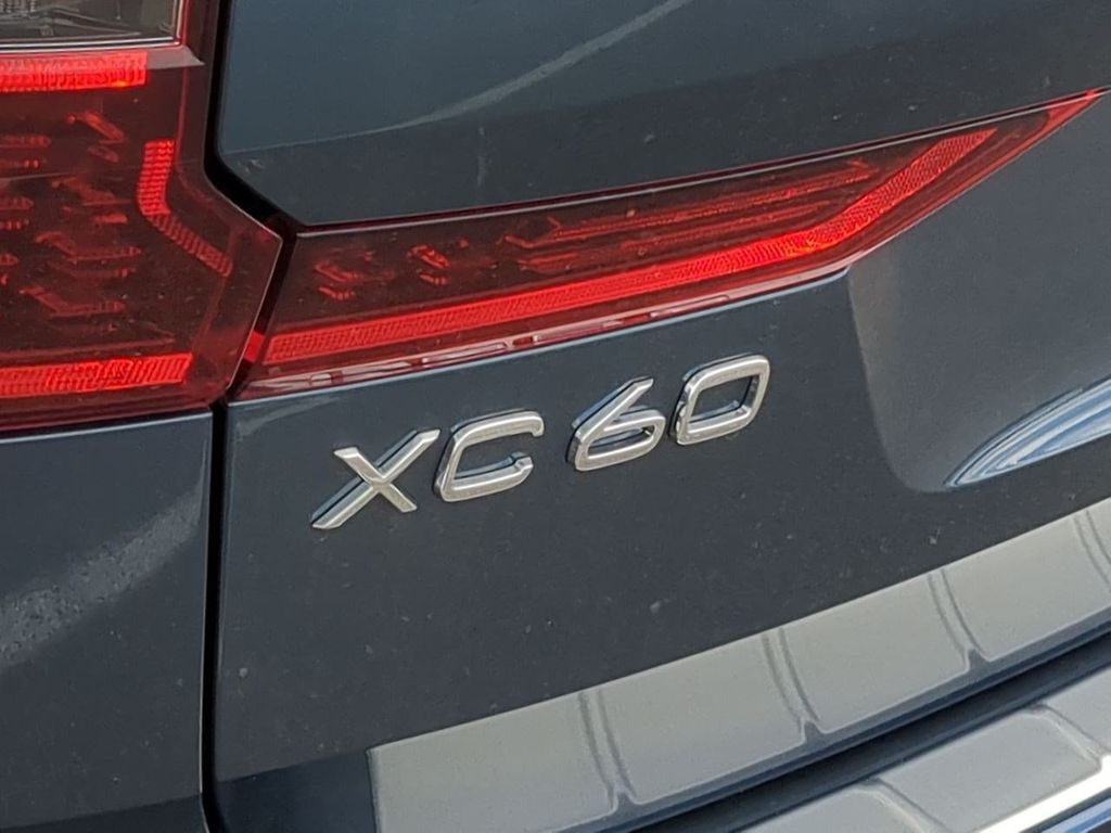 Thumbnail: 2026 Volvo XC60 - 22