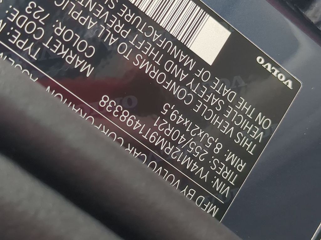 Thumbnail: 2026 Volvo XC60 - 17