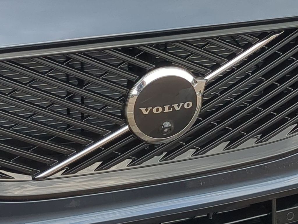 Thumbnail: 2026 Volvo XC60 - 7
