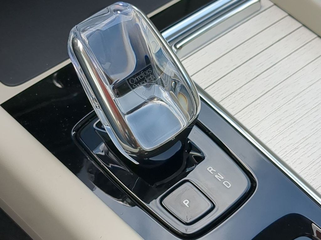 Thumbnail: 2026 Volvo XC60 - 15