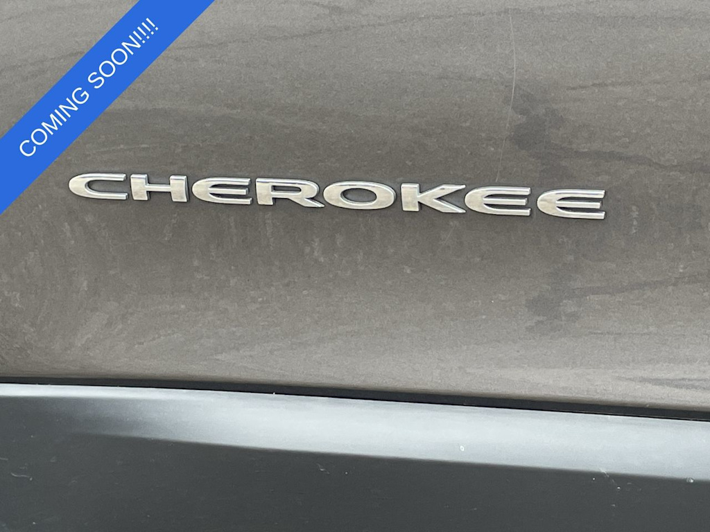 Thumbnail: 2019 Jeep Cherokee - 32