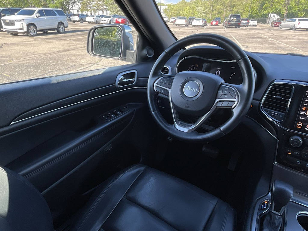 Thumbnail: 2020 Jeep Grand Cherokee - 12