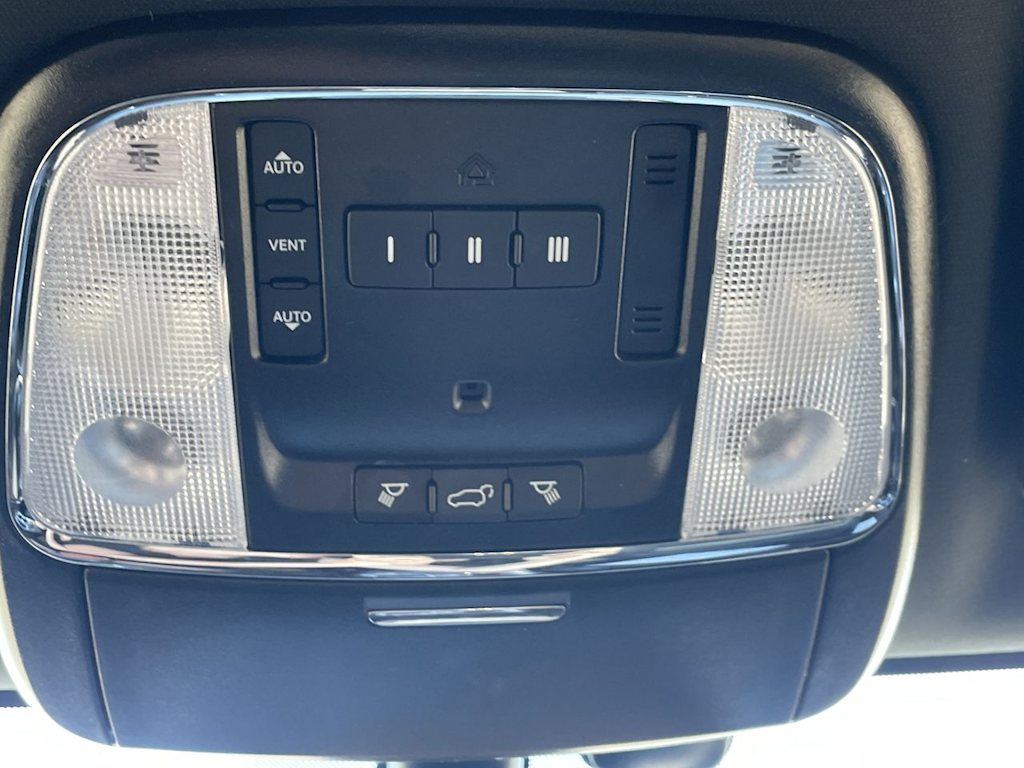 Thumbnail: 2020 Jeep Grand Cherokee - 43