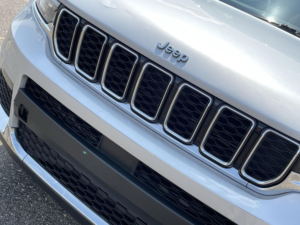 Thumbnail: 2021 Jeep Grand Cherokee L - 6