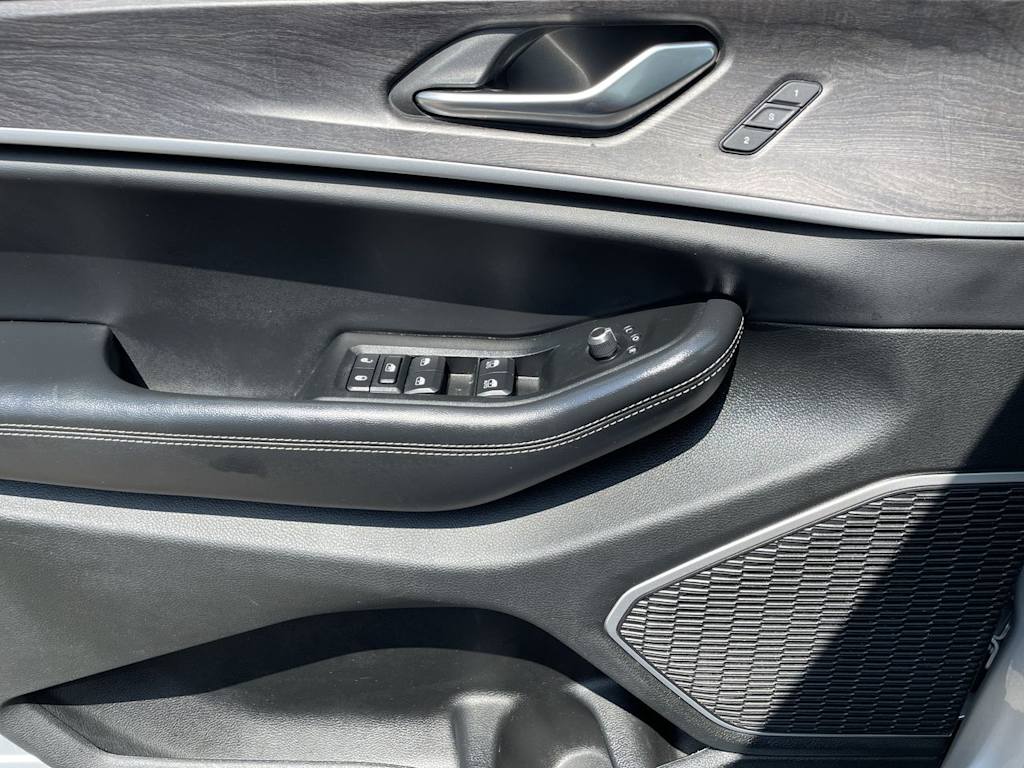 Thumbnail: 2021 Jeep Grand Cherokee L - 38