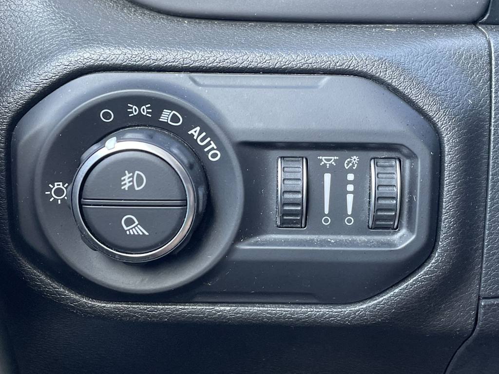 Thumbnail: 2021 Jeep Gladiator - 33